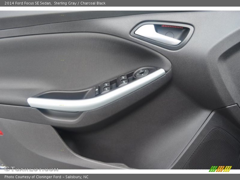 Sterling Gray / Charcoal Black 2014 Ford Focus SE Sedan