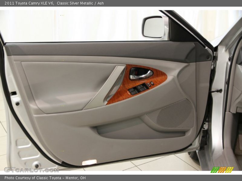 Classic Silver Metallic / Ash 2011 Toyota Camry XLE V6