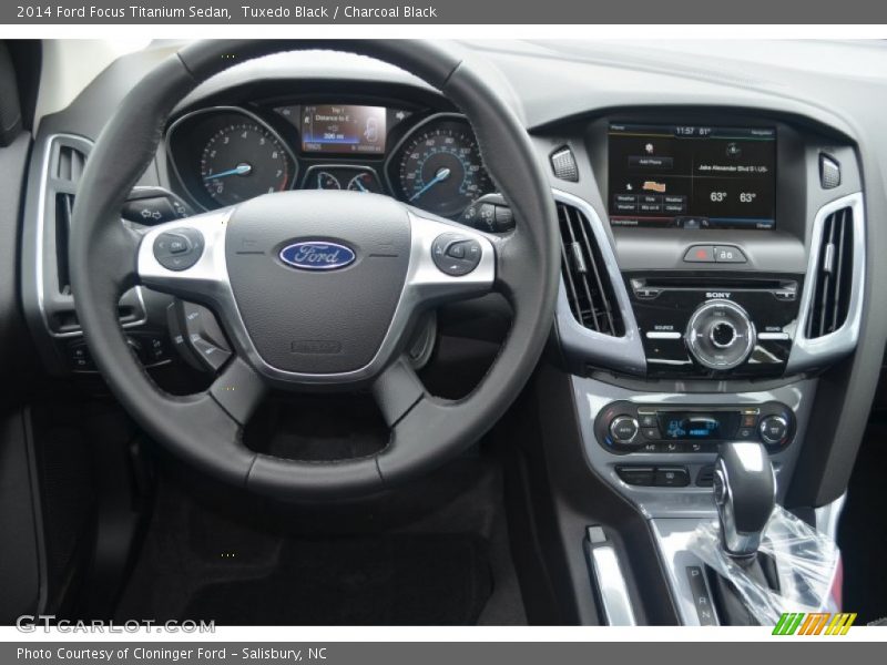 Tuxedo Black / Charcoal Black 2014 Ford Focus Titanium Sedan
