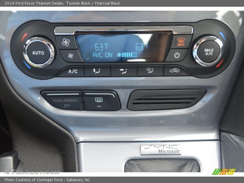 Tuxedo Black / Charcoal Black 2014 Ford Focus Titanium Sedan