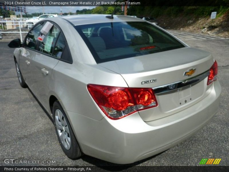 Champagne Silver Metallic / Jet Black/Medium Titanium 2014 Chevrolet Cruze LS