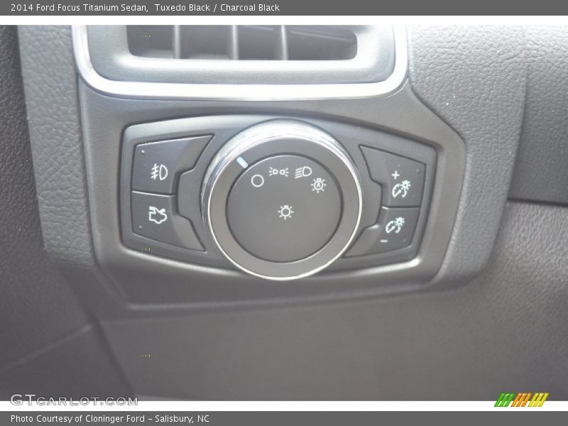 Tuxedo Black / Charcoal Black 2014 Ford Focus Titanium Sedan