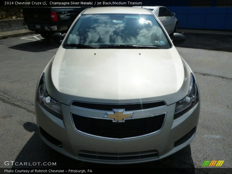 Champagne Silver Metallic / Jet Black/Medium Titanium 2014 Chevrolet Cruze LS