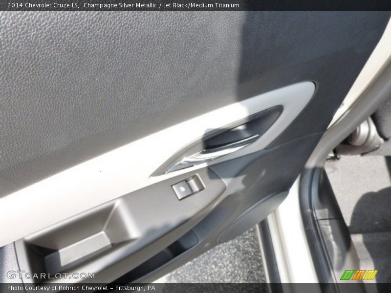 Champagne Silver Metallic / Jet Black/Medium Titanium 2014 Chevrolet Cruze LS