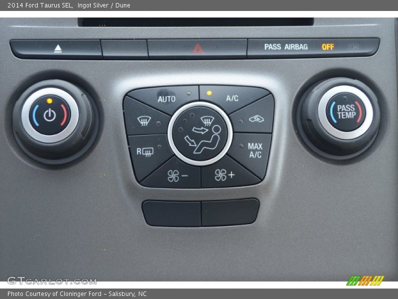 Controls of 2014 Taurus SEL