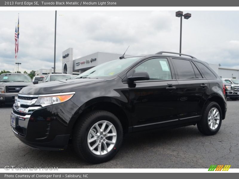 Tuxedo Black Metallic / Medium Light Stone 2013 Ford Edge SE