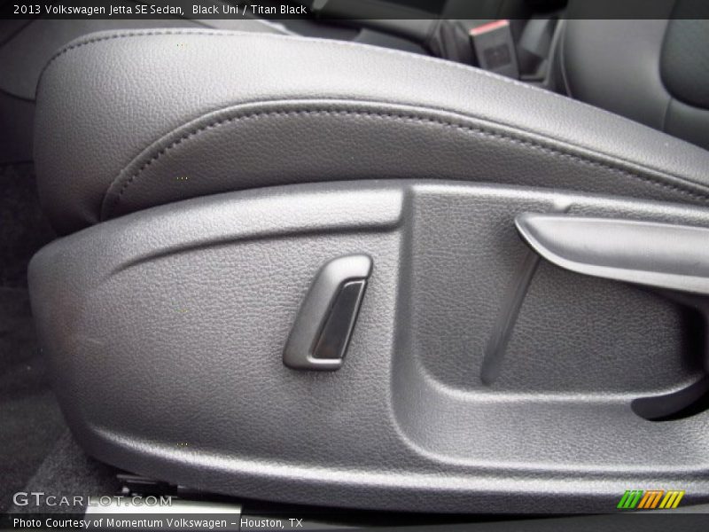 Black Uni / Titan Black 2013 Volkswagen Jetta SE Sedan