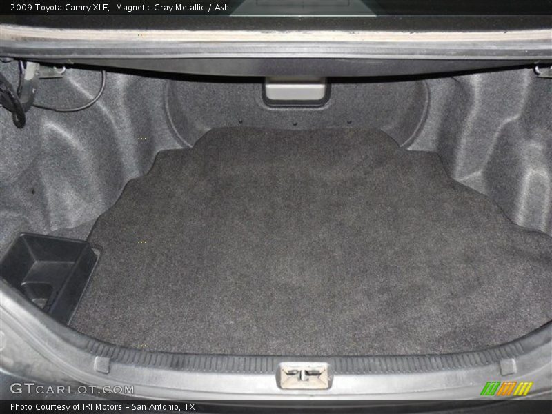 Magnetic Gray Metallic / Ash 2009 Toyota Camry XLE