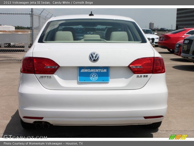 Candy White / Cornsilk Beige 2013 Volkswagen Jetta SE Sedan
