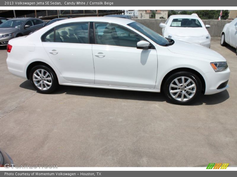 Candy White / Cornsilk Beige 2013 Volkswagen Jetta SE Sedan