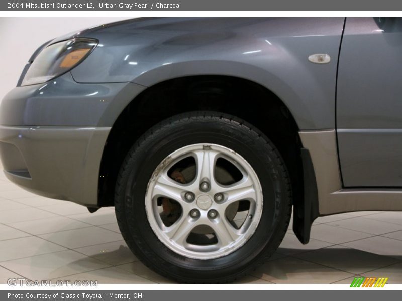Urban Gray Pearl / Charcoal 2004 Mitsubishi Outlander LS