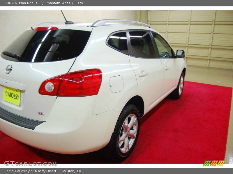 Phantom White / Black 2009 Nissan Rogue SL