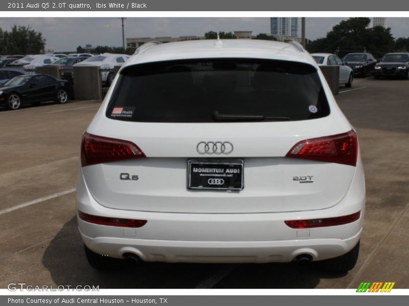 Ibis White / Black 2011 Audi Q5 2.0T quattro