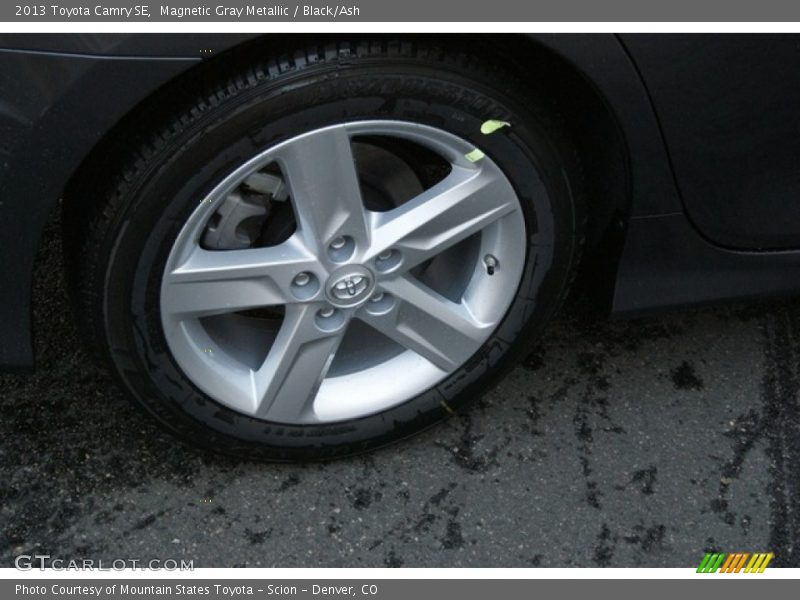 Magnetic Gray Metallic / Black/Ash 2013 Toyota Camry SE