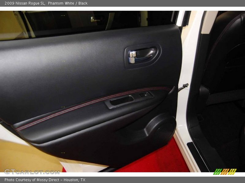Phantom White / Black 2009 Nissan Rogue SL