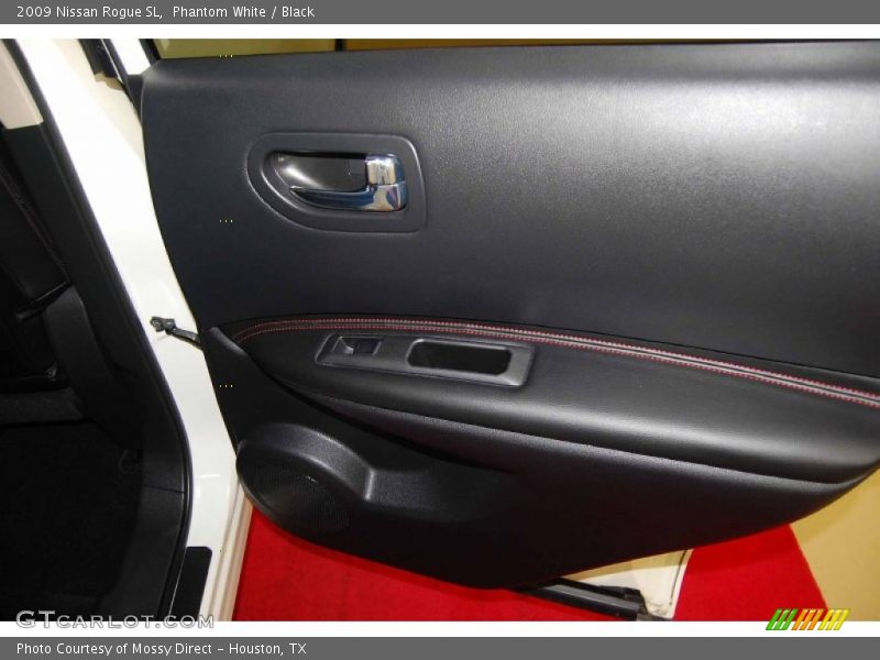 Phantom White / Black 2009 Nissan Rogue SL