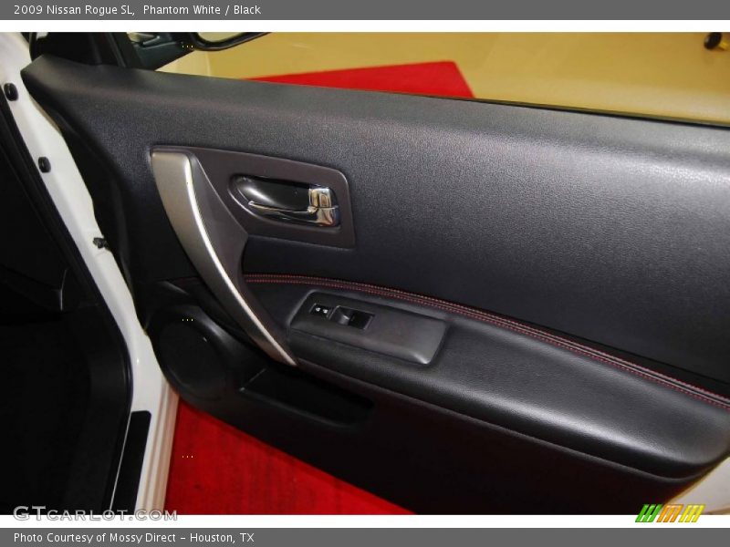 Phantom White / Black 2009 Nissan Rogue SL