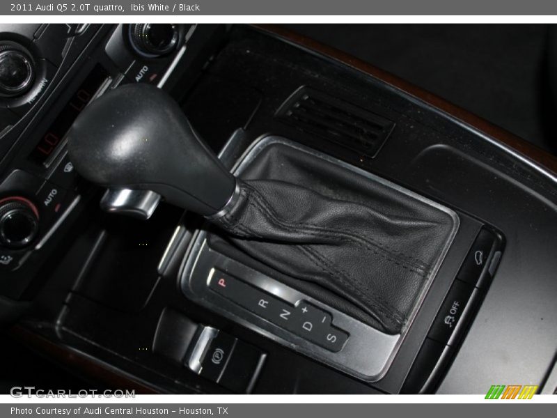 Ibis White / Black 2011 Audi Q5 2.0T quattro