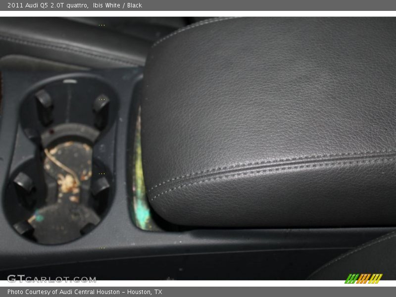Ibis White / Black 2011 Audi Q5 2.0T quattro