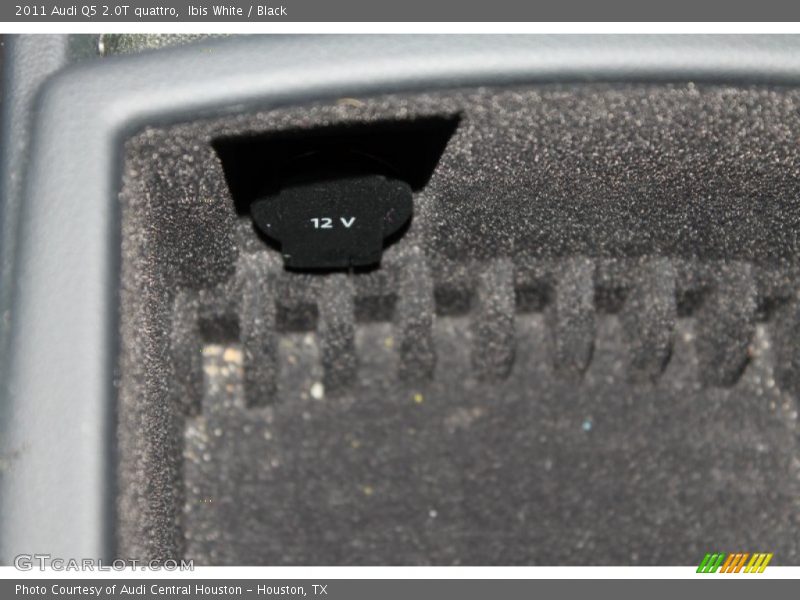 Ibis White / Black 2011 Audi Q5 2.0T quattro