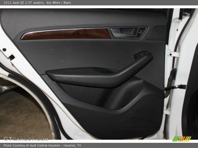 Ibis White / Black 2011 Audi Q5 2.0T quattro