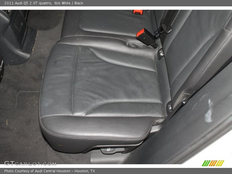 Ibis White / Black 2011 Audi Q5 2.0T quattro