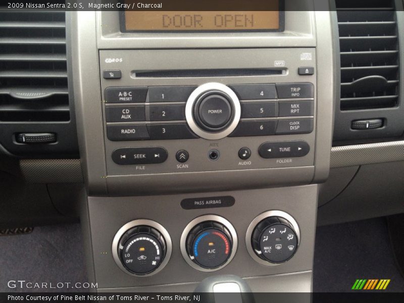 Magnetic Gray / Charcoal 2009 Nissan Sentra 2.0 S