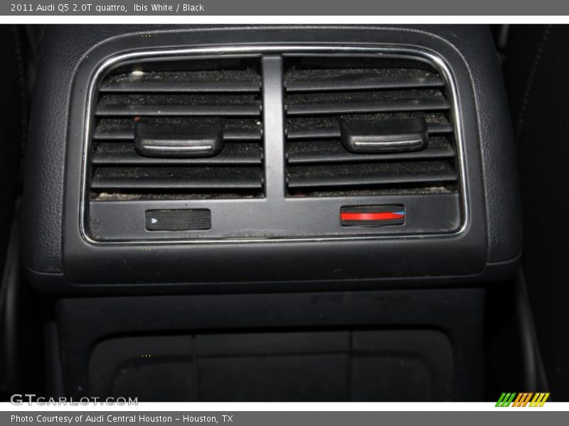 Ibis White / Black 2011 Audi Q5 2.0T quattro