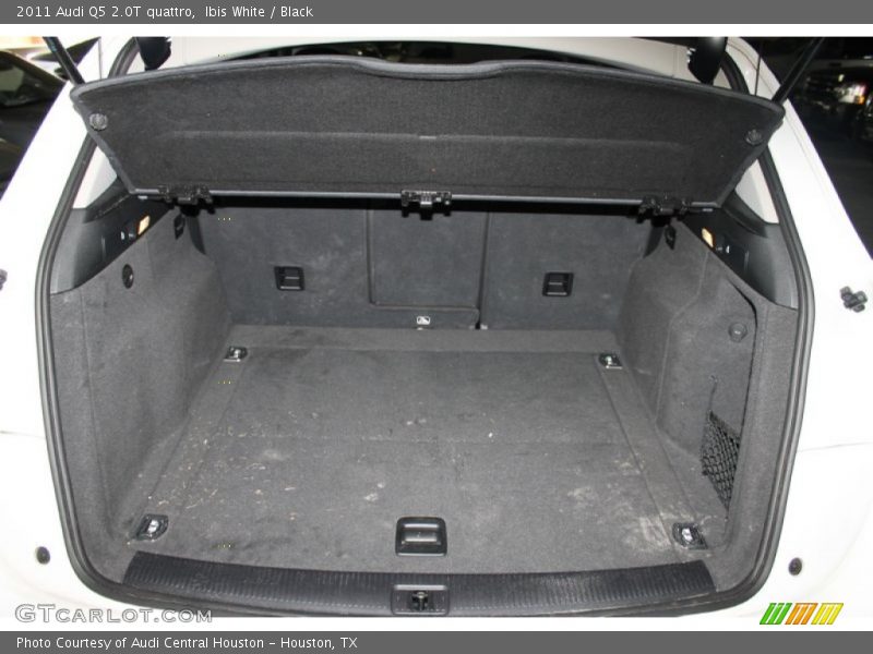 Ibis White / Black 2011 Audi Q5 2.0T quattro