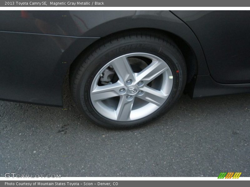 Magnetic Gray Metallic / Black 2013 Toyota Camry SE