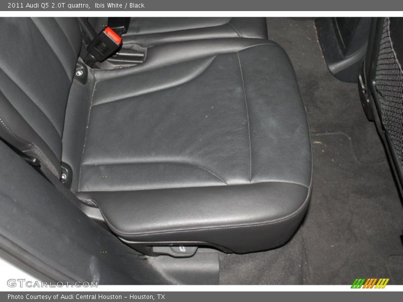Ibis White / Black 2011 Audi Q5 2.0T quattro