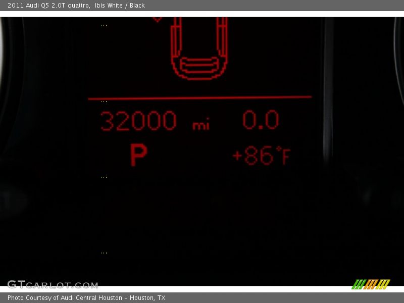 Ibis White / Black 2011 Audi Q5 2.0T quattro