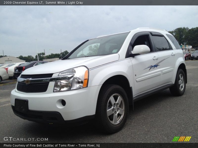 Front 3/4 View of 2009 Equinox LT