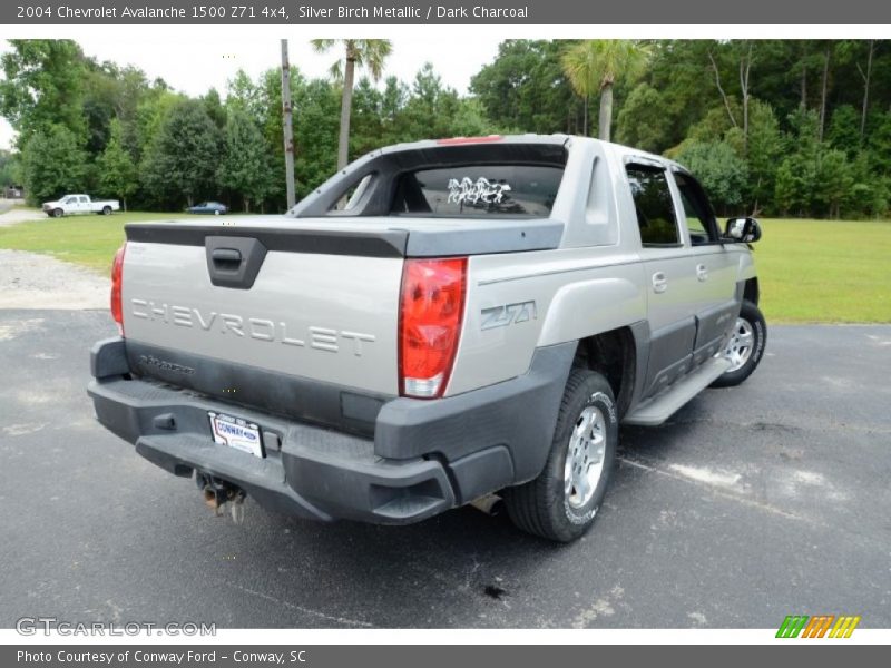 Silver Birch Metallic / Dark Charcoal 2004 Chevrolet Avalanche 1500 Z71 4x4