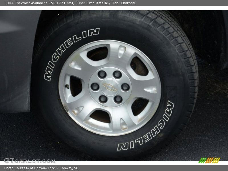 Silver Birch Metallic / Dark Charcoal 2004 Chevrolet Avalanche 1500 Z71 4x4