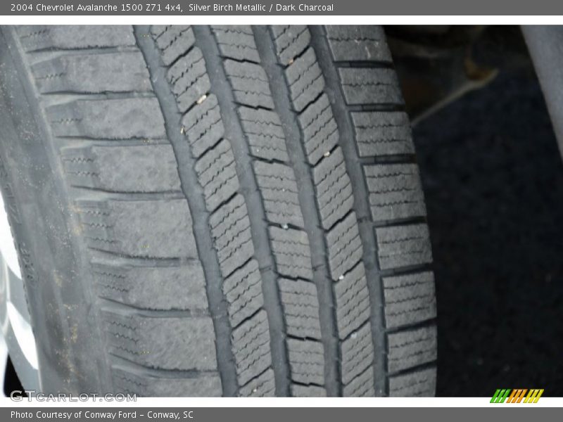 Silver Birch Metallic / Dark Charcoal 2004 Chevrolet Avalanche 1500 Z71 4x4