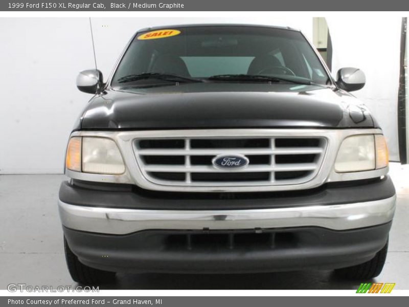 Black / Medium Graphite 1999 Ford F150 XL Regular Cab