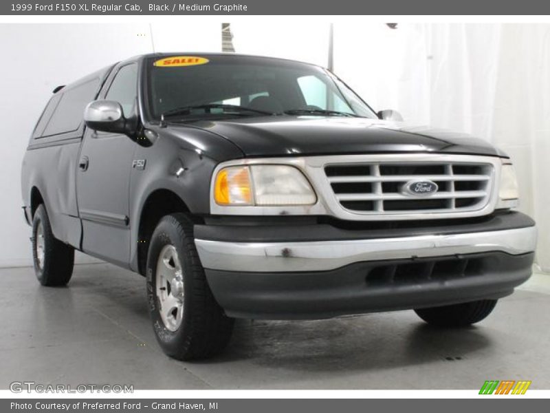 Black / Medium Graphite 1999 Ford F150 XL Regular Cab