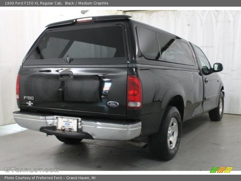 Black / Medium Graphite 1999 Ford F150 XL Regular Cab