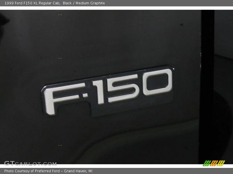Black / Medium Graphite 1999 Ford F150 XL Regular Cab
