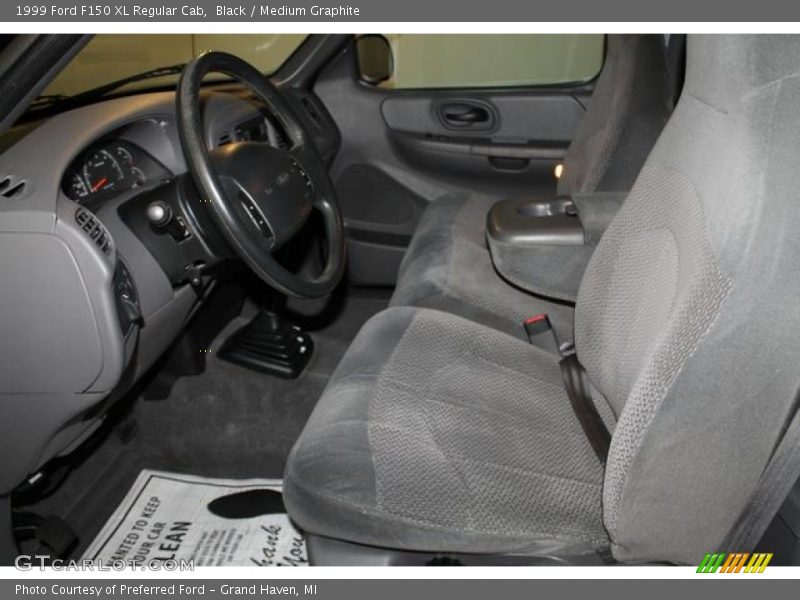 Black / Medium Graphite 1999 Ford F150 XL Regular Cab