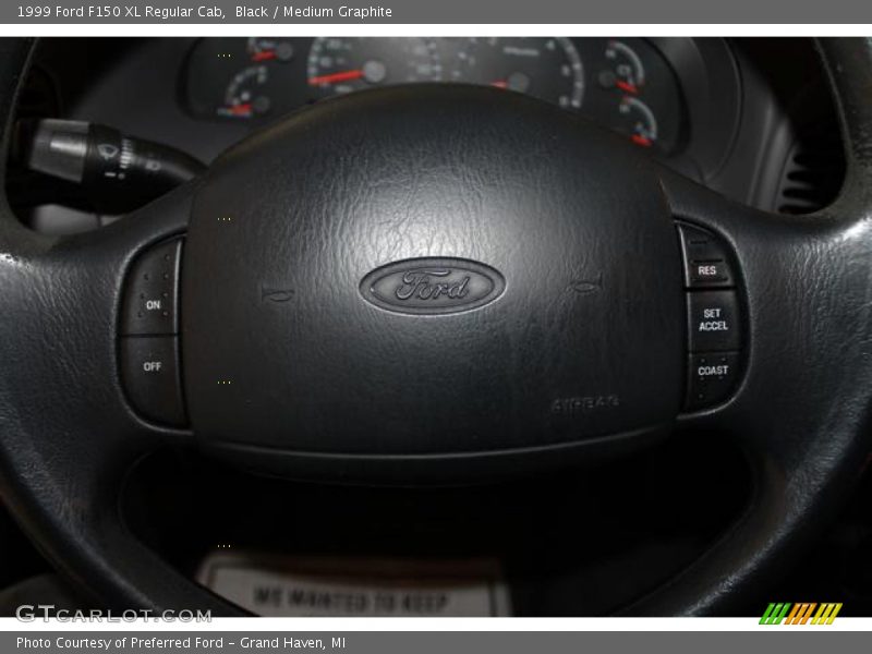 Black / Medium Graphite 1999 Ford F150 XL Regular Cab