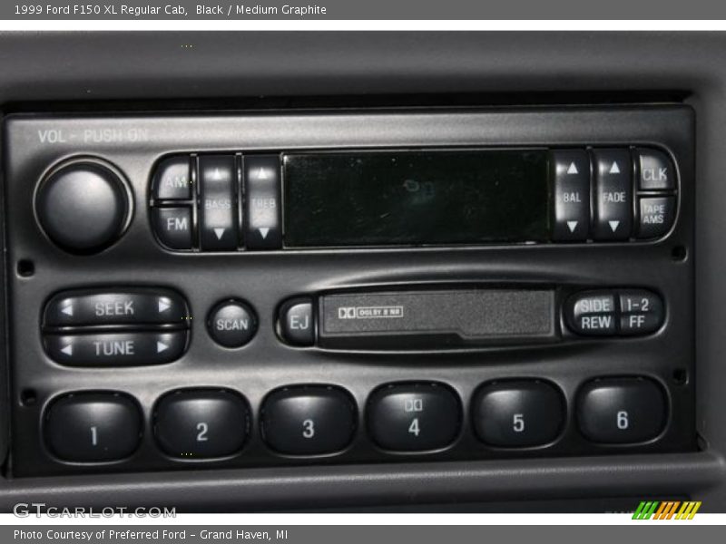 Black / Medium Graphite 1999 Ford F150 XL Regular Cab