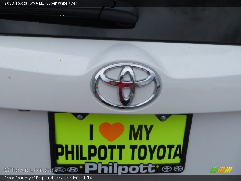Super White / Ash 2013 Toyota RAV4 LE