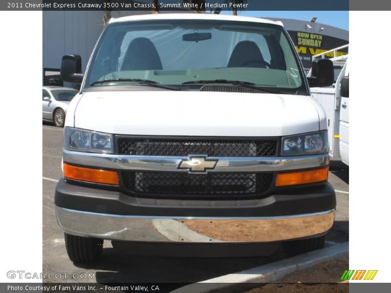 Summit White / Medium Pewter 2011 Chevrolet Express Cutaway 3500 Van Chassis