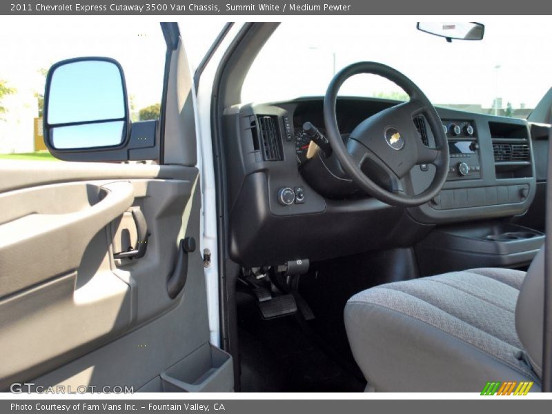 Summit White / Medium Pewter 2011 Chevrolet Express Cutaway 3500 Van Chassis