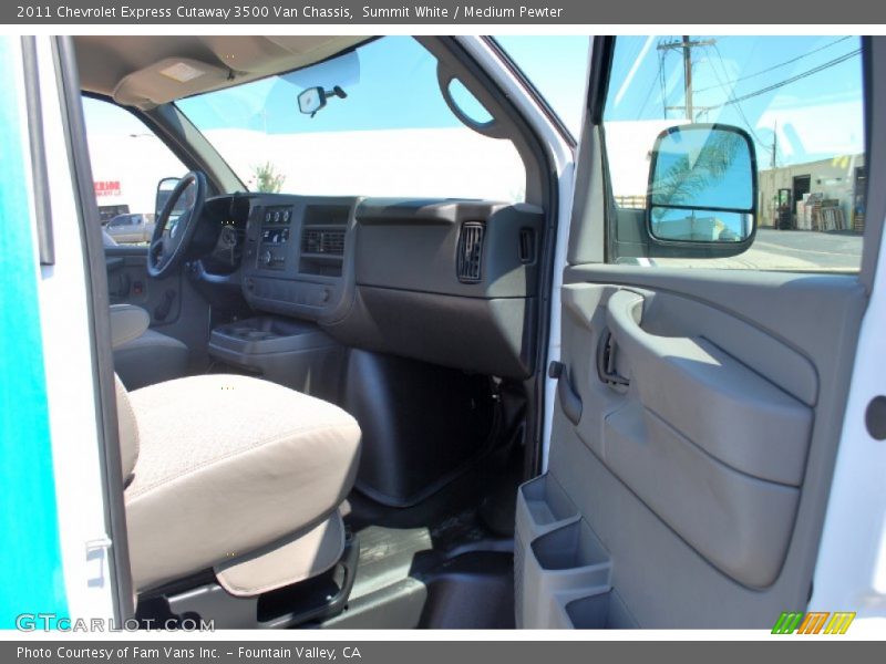 Summit White / Medium Pewter 2011 Chevrolet Express Cutaway 3500 Van Chassis
