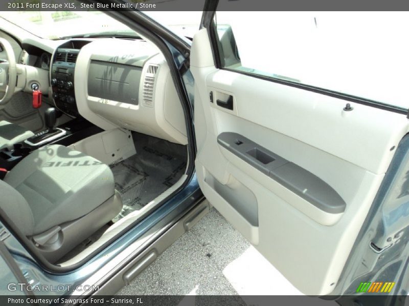 Steel Blue Metallic / Stone 2011 Ford Escape XLS