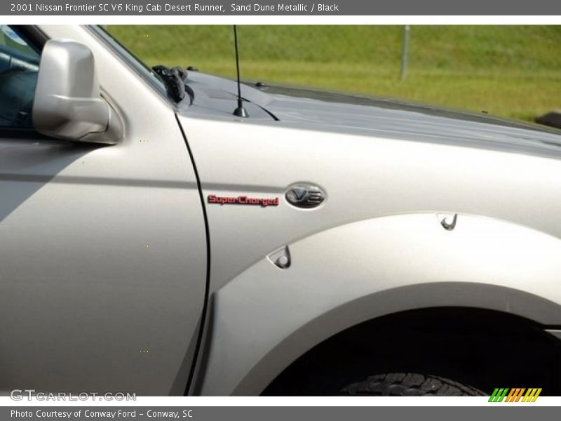 Sand Dune Metallic / Black 2001 Nissan Frontier SC V6 King Cab Desert Runner