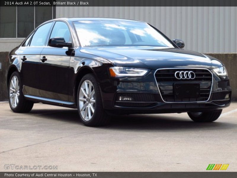 Front 3/4 View of 2014 A4 2.0T Sedan